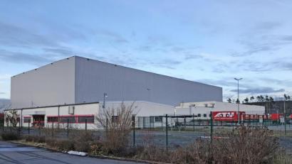 Bild: Gabi Schönberger
Im ATU-Zentrallager wird es bald still. 130 Beschäftigte müssen wohl gehen. Die Aussichten auf neue Jobs seien aber gar nicht so schlecht, heißt es von verschiedenen Seiten.