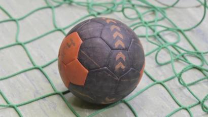 Symbolbild: Hubert Ziegler
Die Handbälle kommen ins Ballnetz, die Saison ist beendet.