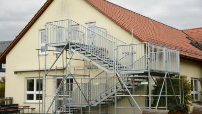 Bild: bey
Das Kinderhaus Oberwildenau ist seit 1. Januar 2021 nach der Übernahme von der katholischen Kirchenstiftung in der Verantwortung des Markts Luhe-Wildenau. Der Marktrat hat zwei Satzungen beschlossen, um die Rechtsverhältnisse und Gebührungen festzusetzen.