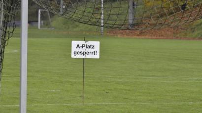 Archivbild: Ziegler
Noch sind alle Fußballplätze gesperrt. Wann geöffnet werden darf, weiß niemand.