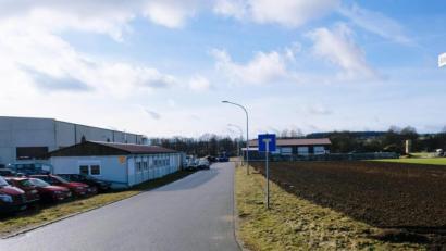 Bild: do
Einige Firmen haben sich im Tremmersdorfer Gewerbegebiet schon angesiedelt. Weitere sollen folgen. Voraussetzung ist eine offizielle Gewerbegebietsausweisung im Form eines Bebauungsplanes.