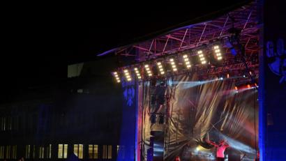 Archivbild: Petra Hartl
Ein Bild aus Zeiten, als das Virus namens SARS-CoV-2 noch nicht in der Welt unterwegs war und all das lahmlegte, was Spaß macht: zum Beispiel ein Festival wie die G.O.N.D. in Kreuth. An der Planung für die Großveranstaltung im September 2021 halten die Organisatoren nach wie vor fest.