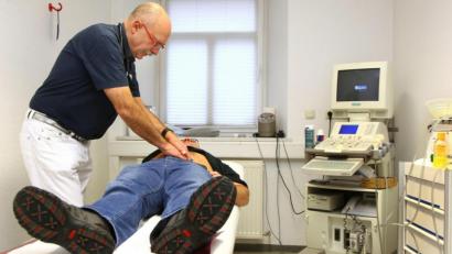 Symbolbild: ges
Die Gesundheitsversorgung im ländlichen Raum ist eine verzwickte Sache. In einem Online-Symposium der Neunburger Akademie Ostbayern-Böhmen und des Centrum Bavaria Bohemia (CeBB) sprechen Experten über Probleme und Lösungen.