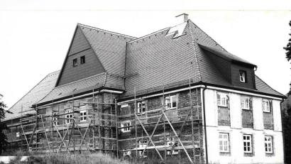 Archivbild: ld
Vor 30 Jahren wurde der Mehrzwecksaal in der ehemaligen Schule eingebaut. Nun muss die Heizung ausgetauscht werden.