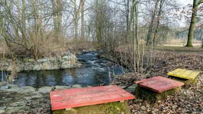 Bild: Hösamer
Die Fischaufstiegshilfe am Parkwehr in Schwarzenfeld soll künftig deutlich mehr Wasser führen, besonders in Zeiten niedriger Pegel.