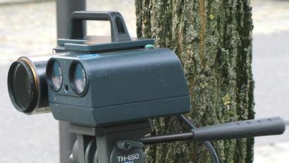 Bild: do
Aufgepasst - Radarfalle! Im Facebook und in anderen Sozialen Netzwerken gibt es zunehmend Nutzer, die vor Blitzern warnen. Ein Phänomen, das um sich greift und Geschwindigkeitsmessungen ad absurdum führt