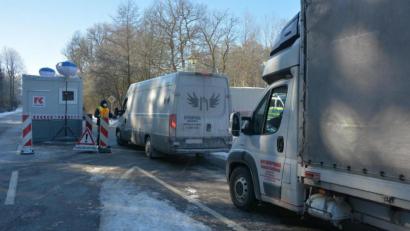 Bild: jr
Momentan gibt es an den Grenzübergängen (hier Waldsassen) stationäre Grenzkontrollen. Die Randlage an der tschechischen Grenze solle für die Tirschenreuther laut CSU und Zukunftsliste zu keiner dauerhaften Benachteiligung führen.