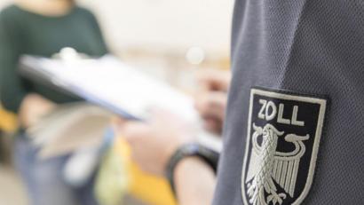 Bild: Zoll/exb
Die Finanzkontrolle Schwarzarbeit deckte auch 2020 etliche Fälle von illegaler Beschäftigung auf.