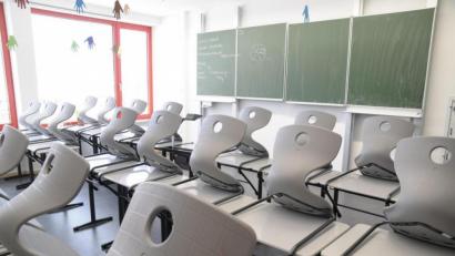 Bild: Hartl/exb
Zurück nach Hause: Die Schulen sind ab Donnerstag wieder geschlossen.