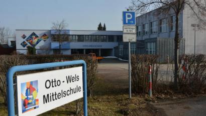 Bild: jr
Stille herrscht seit sieben Wochen in der Mittelschule Mitterteich. Die Schulleitung informierte jetzt darüber, wie der Distanzunterricht läuft.