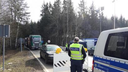 Bild: Bundespolizei/exb
Die Bundespolizei hat die Kontrollen am Grenzübergang Mähring übernommen.