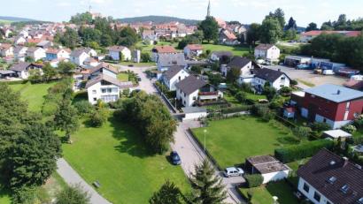 Bild: bey
Der Bebauungsplan für das Gebiet "Herrenpoint" stammt aus dem Jahr 1975. Geschäftsleiter Günter Gschwindler legte dem Bauausschuss nahe, von einer Aufhebung der Bebauungspläne abzusehen, um die Bebaubarkeit von noch freien Grundstücken nicht in Frage zu stellen.