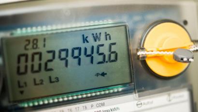 Bild: Patrick Pleul/dpa
Die Haushalte in Deutschland haben im vergangenen Jahr so viel für ihren Strom bezahlt wie noch nie.