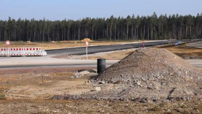 Bild: bö
Die Gemeinde freut das: Die Ausgleichsflächen für den zweiten Bauabschnitt des Gewerbegebiets Schafhof-Ost (Wald) müssen vorerst nicht geschaffen werden.