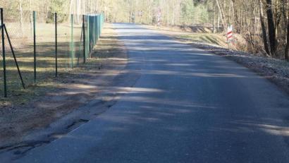 Bild: ohr
Der Gemeinderat Stulln plant die Festlegung einer Prioritätenliste zu Straßenunterhaltsmaßnahmen, die für Herbst 2021 ausgeschrieben werden sollen Auch ein das Teilstück der Gemeindeverbindungsstraße.Stulln – Nabburg ab Bahngleis bis Ortseingang Stulln soll einbezogen. werden. Hauptsächlich in den Kurvenbereichen werden die Fahrbahnränder überfahren.
..