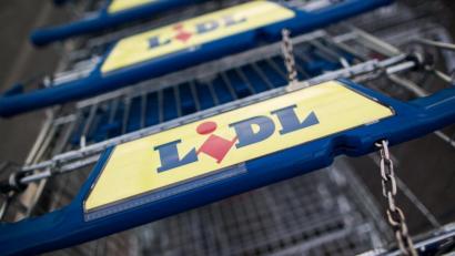 Symbolbild: Marcel Kusch/dpa
Lidl-Einkaufswagen