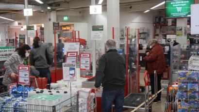 Bild: Kunz
Das Kundenaufkommen am Montag war in Weiden wie an einem normalen Montag im März. Hätte es die Öffnung etwa noch nicht gebraucht?