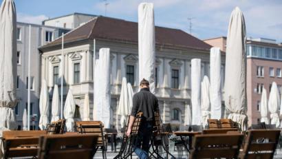 Symbolbild: Tom Weller/dpa
Ab kommender Woche soll das öffentliche Leben in Deutschland wieder stufenweise anlaufen.