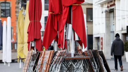 Symbolbild: Oliver Berg/dpa
Ab kommender Woche lockert Bayern die Corona-Beschränkungen. Zumindest regional.