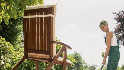 Bild: Christin Klose/dpa
Vor dem Relaxen auf der Terrasse kommt das Saubermachen.