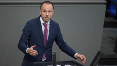 Symbolbild: Jörg Carstensen/dpa
Der CDU-Abgeordnete Löbel gibt seinen Sitz im Auswärtigen Ausschuss auf. Foto: Jörg Carstensen/dpa