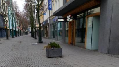 Bild: Ibl
An diesen Verkehrsschildern am Josef-Witt-Platz hat ein betrunkener 26-Jähriger sich offenbar ausgetobt.
