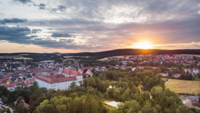 Bild: Matthias Kunz/exb
Oberpfälzer Wald und Stadt Waldsassen