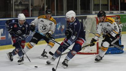 Archivbild: gb
Die Blue Devils (Szene aus einer Partie gegen Füssen) bestreiten in der Hauptrunde der Oberliga Süd nur noch ein Spiel. Das für Sonntag, 14. März, angesetzte Match gegen den EC Peiting wurde abgesagt.