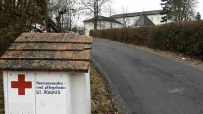 Bild: Petra Hartl
Dank regelmäßiger Covid-Schnelltests können in Seniorenheimen Coronavirus-Ausbrüche frühzeitig erkannt und eingedämmt werden. So kürzlich auch in Vilseck.