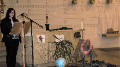 Bild: lep
In über 150 Ländern feiern Frauen, Männer, Kinder und Jugendliche, ökumenische Gottesdienste zum Weltgebetstag. Mit Gebeten, Lieder und Texten wurde auch in der Mariä Himmelfahrtskirche in Kirchenthumbach eine Andacht für die Frauen aus dem pazifischen Vanuatu abgehalten.