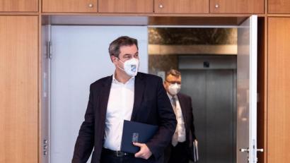 Archivbild: Matthias Balk/dpa
Ministerpräsident Markus Söder hat bekanntgegeben, dass die Grenzregionen zu Tschechien 100 000 Impfdosen zusätzlich bekommen sollen.