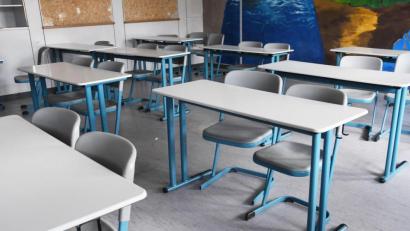 Archivbild: Gabi Schönberger
Die Schulbänke werden sich ab Montag im Landkreis Neustadt wieder füllen. Abschlussschüler dürfen zurück in den Präsenzunterricht.