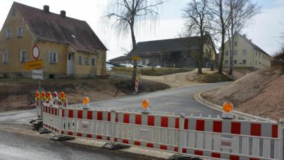 Bild: jr
Der Ausbau der Gemeindeverbindungsstraße von Pechtnersreuth (Bild) in Richtung Münchenreuth ist in den Haushaltsausgaberesten mit einer Summe von 638 000 Euro enthalten.