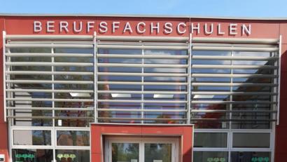 Bild: exb
Die Berufsaussichten sind gut: An den Staatlichen Berufsfachschulen für Ernährung und Versorgung, Kinderpflege und Sozialpflege Oberviechtach kann man sich ab sofort anmelden.