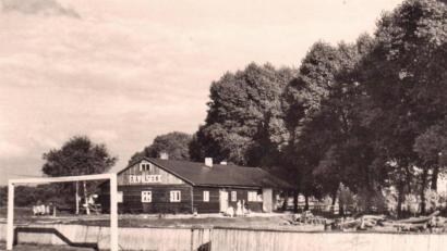 Archivbild: Rosi Hasenstab
Das alte Sportheim des FV Vilseck, FV-Baracke genannt, wurde 1948/49 erbaut. Hier wurden schon viele Vereinsfeste gefeiert.