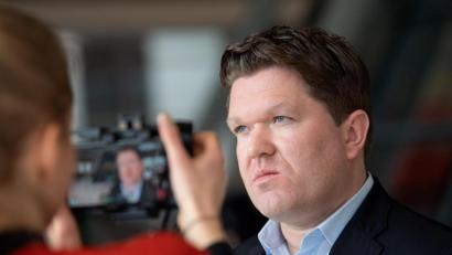 Archivbild: Bernd von Jutrczenka
Der SPD-Bundestagsabgeordnete Florian Post gibt im Deutschen Bundestag ein Interview.