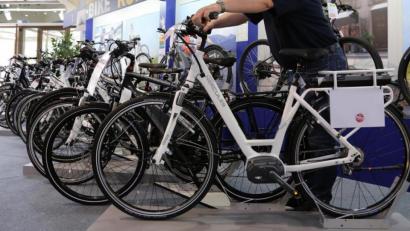 Bild: Gerhard Götz
Die Händler bekommen nicht so viele Räder her wie sie bräuchten. Das Interesse an E-Bikes ist immens.