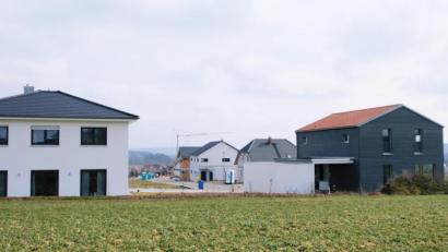 Bild: do
Nach der großzügigen Erschließung weiterer Baulandflächen im Gebiet am Sandbrunnen (unser Bild), soll die Baulandoffensive auf alle Ortschaften ausgedehnt werden.