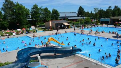 Archivbild: jr
Im Mitterteicher Freibad – hier eine Aufnahme aus dem Sommer 2017 – soll heuer wieder Leben einkehren.