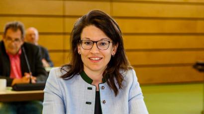 Bild: Hösamer
Der CSU-Kreisvorstand hat Martina Englhardt-Kopf für die Bundestagskandidatur vorgeschlagen. Nun steht die Abstimmung der Kreisvertreter bevor.