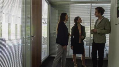 Symbolbild:  Klaus-Dietmar Gabbert/dpa 
„Wo warst du denn?“ Wer nach einer Depression wieder in den Job einsteigt, sollte sich schon vorher überlegen, was er gegenüber dem Team kommunizieren möchte.