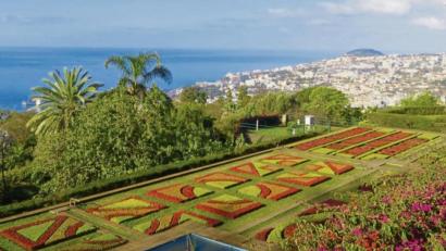 Bild: Daniela David/dpa
Auf der beliebten Urlaubsinsel Madeira im Atlantik entfällt die Pflicht zur Vorlage eines negativen PCR-Tests für Reisende, die bereits vollständig geimpft sind.