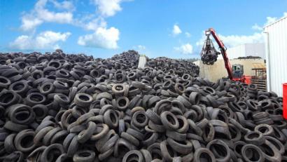 Bild: Estato Umweltservice GmbH
Altreifen bei Estato in Weiden-West. Das ATU-Unternehmen wird Industriepartner für das europäische Umwelt-Großprojekt "BlackCycle".