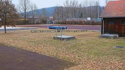 Bild: twi
Der Schulsportplatz der Grund- und Mittelschule wird saniert.