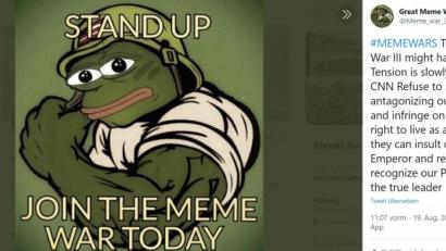 Screenshot: Meme_war_3/Twitter
"Pepe der Frosch" ist ein Internetphänomen und bei der Neuen Rechten als Meme beliebt. Er gilt als rassistisches Hasssymbol.