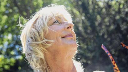 Symbolbild:  Christin Klose/dpa
Gerade in den Wechseljahren sollten Frauen auch auf Seele und Geist achten. Denn die hormonelle Umstellung hat ebenso Einfluss auf die seelische Balance.