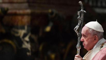 Bild: Tiziana Fabi/dpa
Papst Franziskus im Petersdom. Der Vatikan sieht keine Möglichkeit gleichgeschlechtliche Partnerschaften zu segnen.