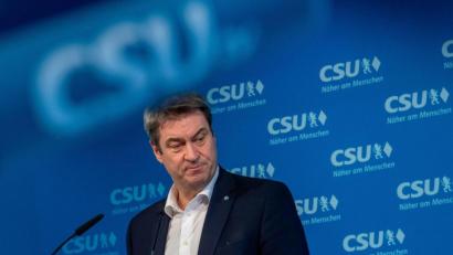 Bild: Peter Kneffel
Bayerns Ministerpräsident und CSU-Chef Markus Söder will die Bürokratie verschlanken und die Zeit zwischen Erst- und Zweitimpfung strecken.