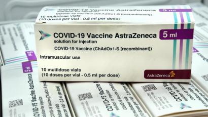 Bild: Petra Hartl
Es ist noch einiges da an Corona-Impfstoff der Marke Astrazeneca in den beiden Impfzentren in Amberg und Sulzbach-Rosenberg. Wegen des Impfstopps für dieses Präparat bleibt es nun aber erst einmal im Kühlschrank.