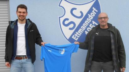 Bild: aho
Alexander Grill (links) wechselt zur neuen Spielzeit vom FC Wernberg zum SC Ettmannsdorf mit Trainer Mario Albert.